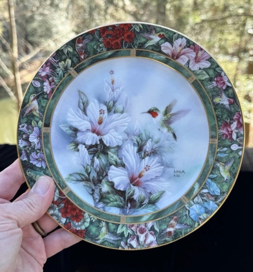 Lena Liu plate The Ruby-throated Hummingbird Treasury porcelain plate -S86